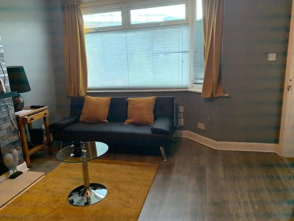 Bridge House 5 Beds up to 8 People Contractors Reunions Long or Short Stays