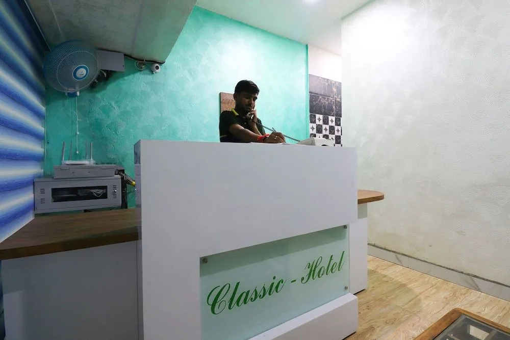 Classic Hotel @ Walk in Nizamuddin Railway Station