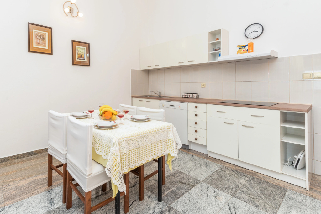 Orange Apartment Sea View