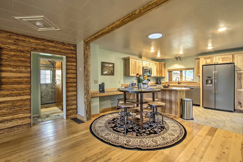Pet-Friendly Augusta Cabin - Walk to Main Street