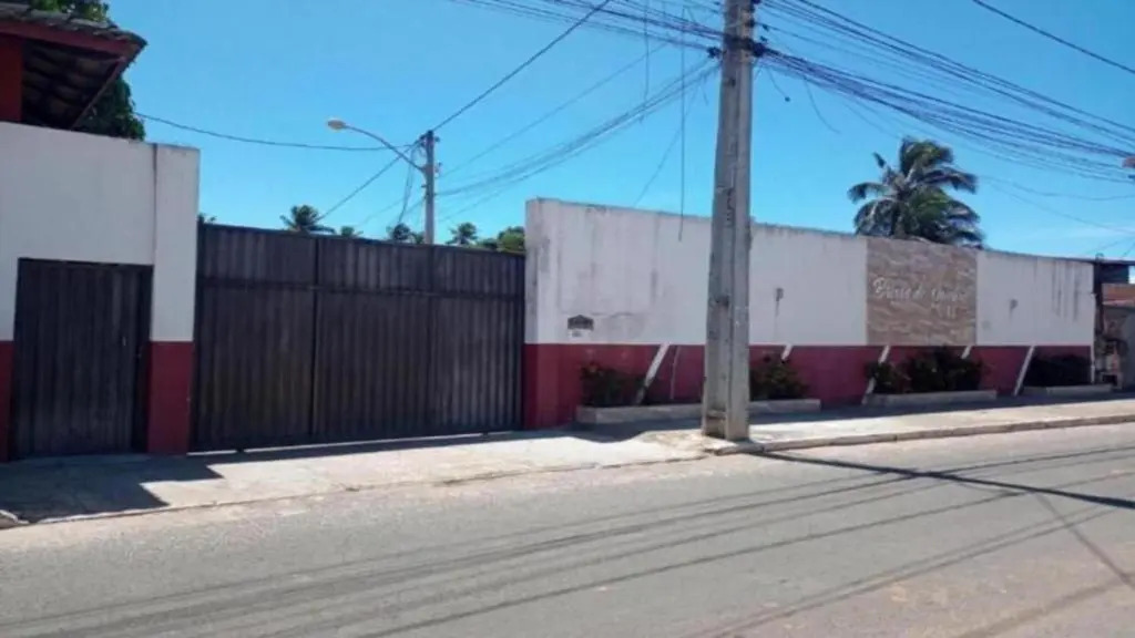 Linda casa com piscina na praia de Jauá