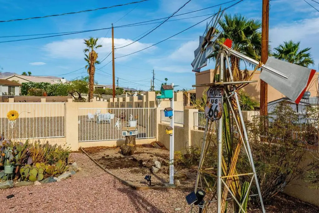 Home Away From Home! Stylish, Pool, Games, Firepit