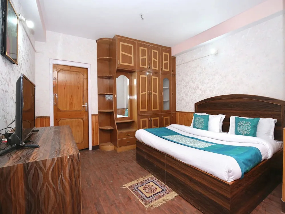 OYO 10305 Home 1 BHK Himsutra Bhattakufar