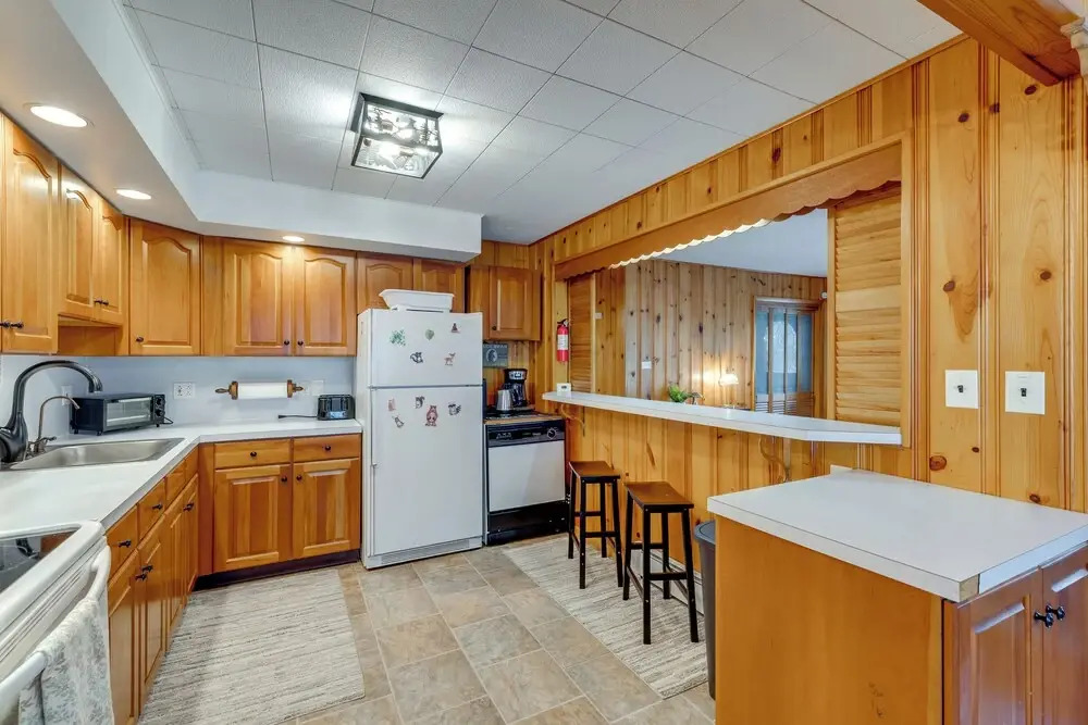 Game Room, Hot Tub & Fire Pit: Pocono Lake Escape!