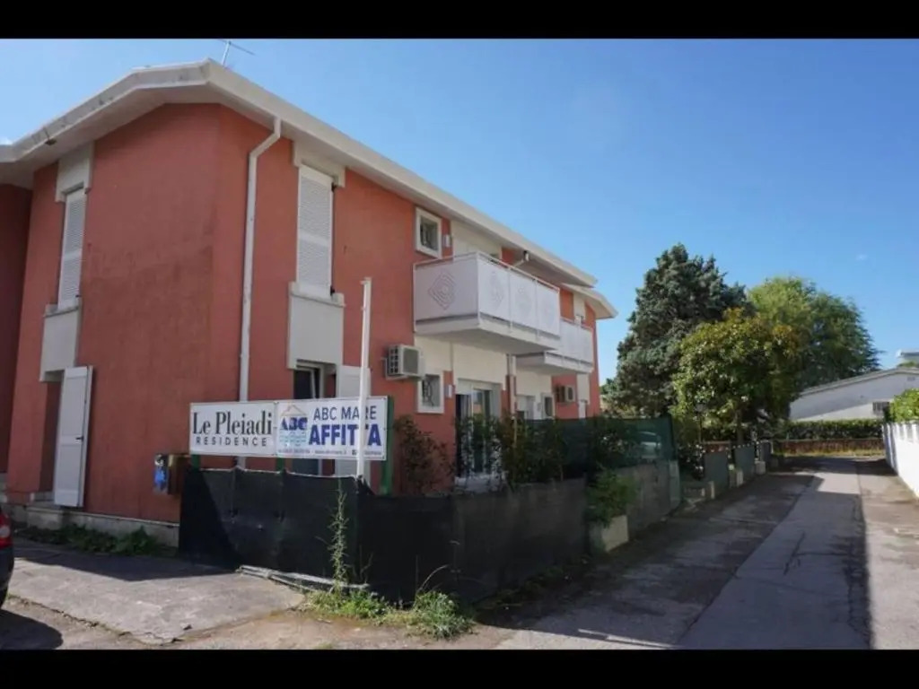 Apartment With Private Garden