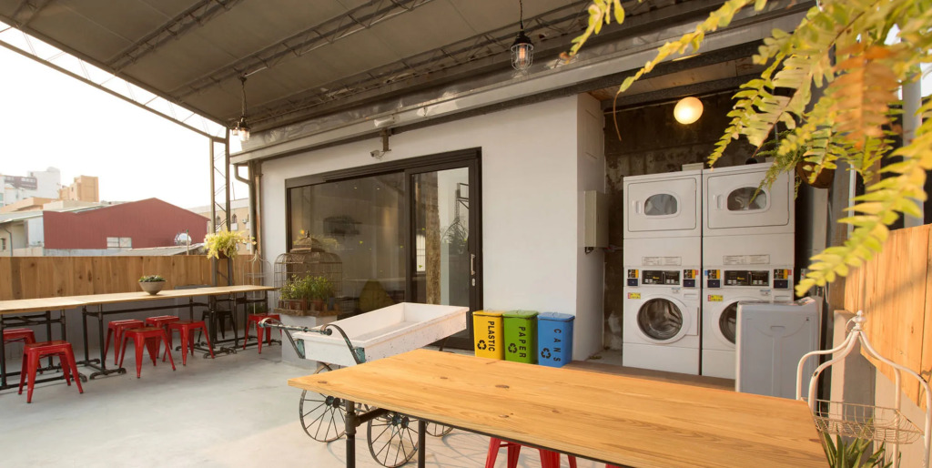 Light Hostel