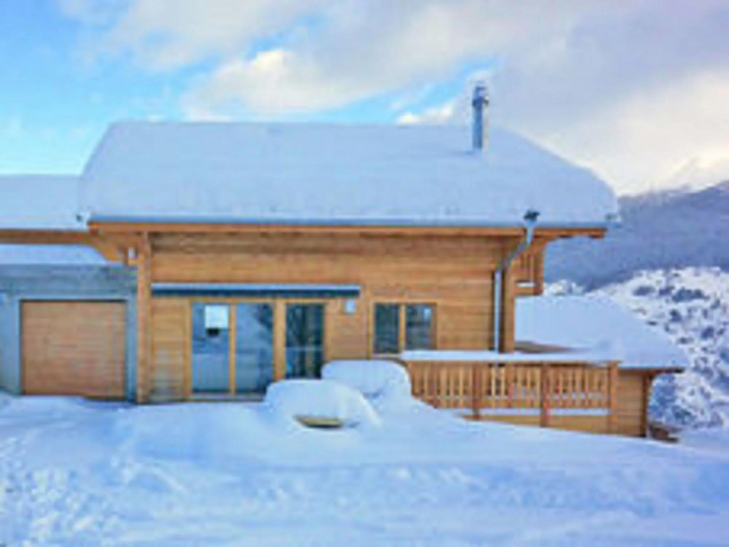 Lavish Holiday Home in Heremence With Balcony