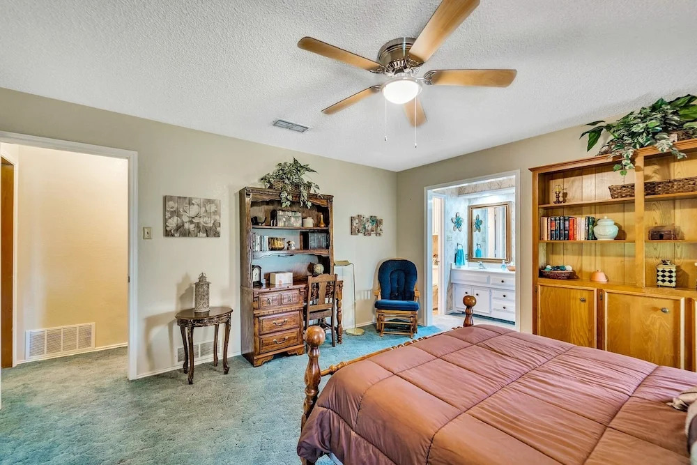 Stead House-3bd/2ba, Ttu,  Fall Specials! 3 Bedroom Home by RedAwning