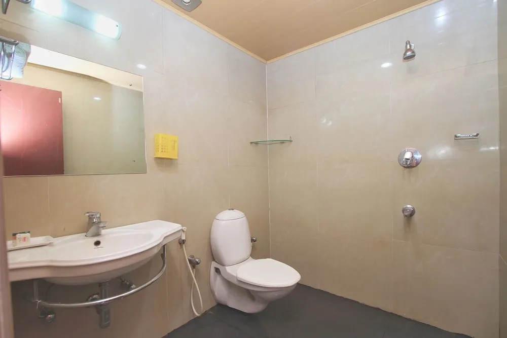 OYO 9656 Hotel Sri Venkateshwara Residency