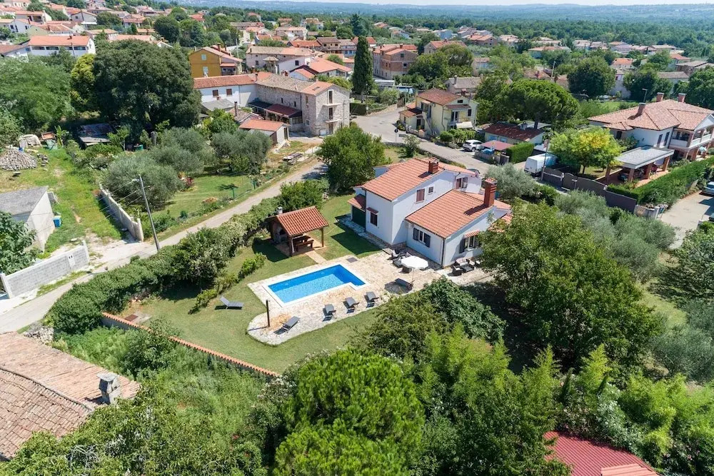 Pool House Robertino