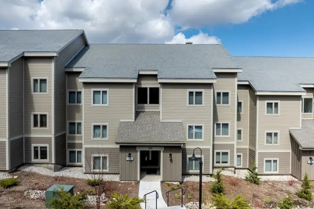 100 Snow Creek 2 Bedroom Condo