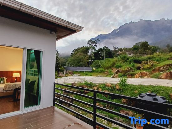 Sling & Stone Mountain Suites - Heritage House