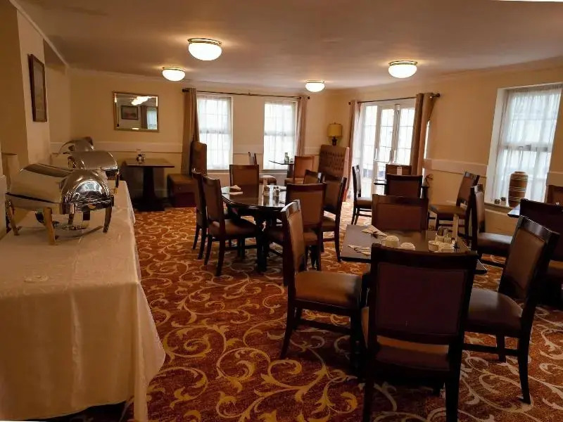 Royal Swan, Ashley Manor - B&B