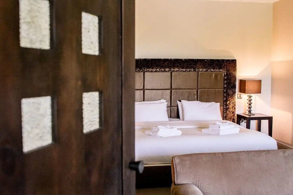 Peak Edge Hotel