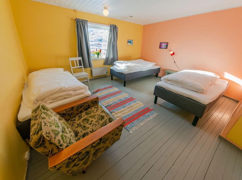 Lydersen Rorbuer Budget Hostel & Private Apartments