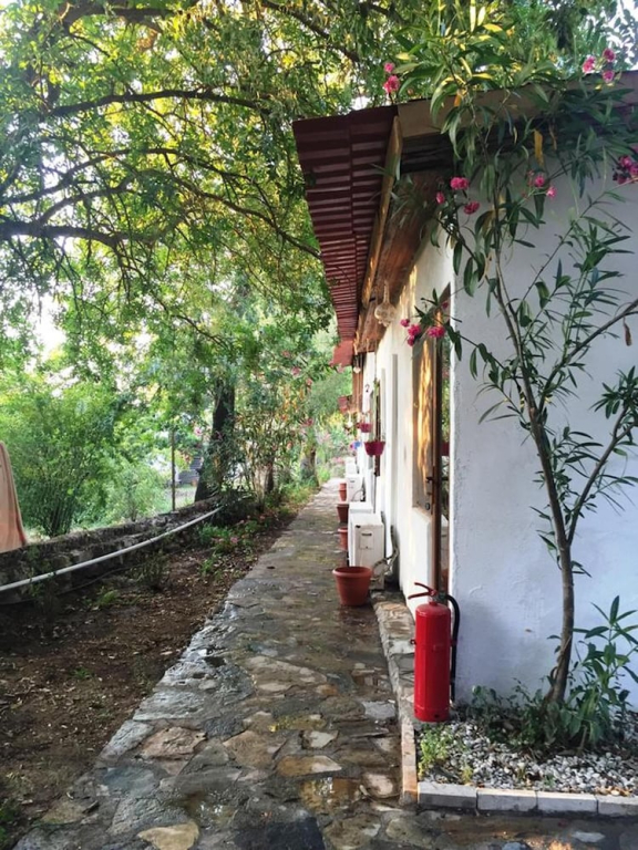 Utopia Lodge Hotel
