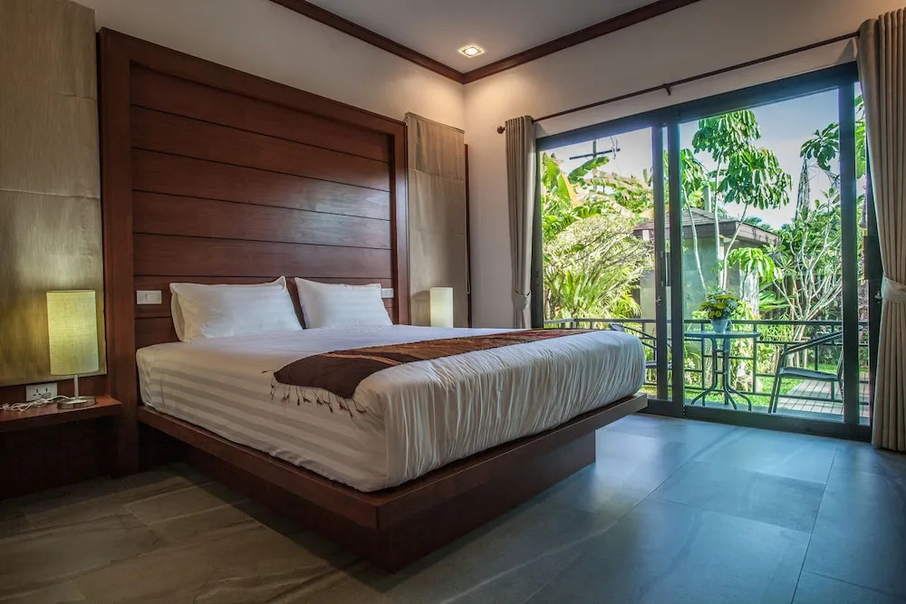 Baan Pinya Executive Bungalow