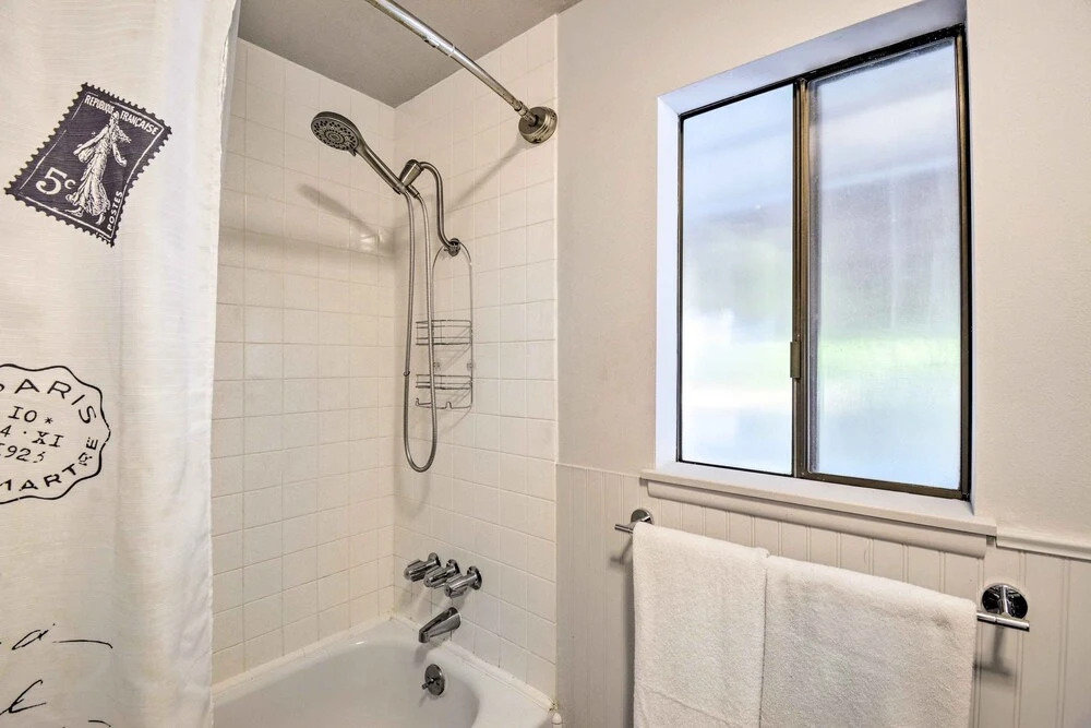 Relaxing Poulsbo Duplex w/ Liberty Bay Views!