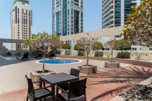 Luton Vacation Homes -Spacious Studio in Royal Oceanic, Dubai Marina