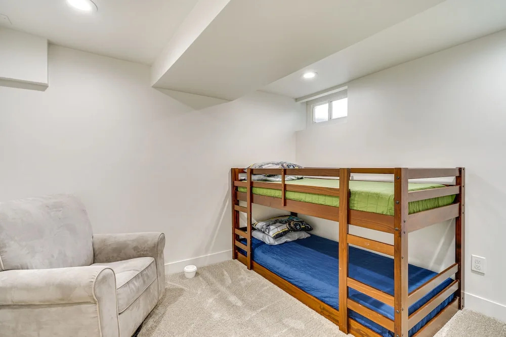 Family friendly SLC Home Near Skiing & Hiking