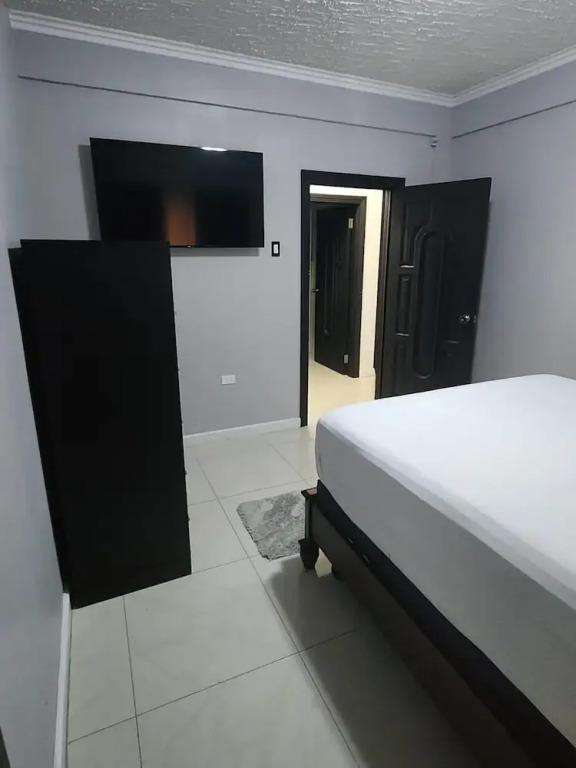 Impeccable 2-bed Apartment in Kingston With Pool