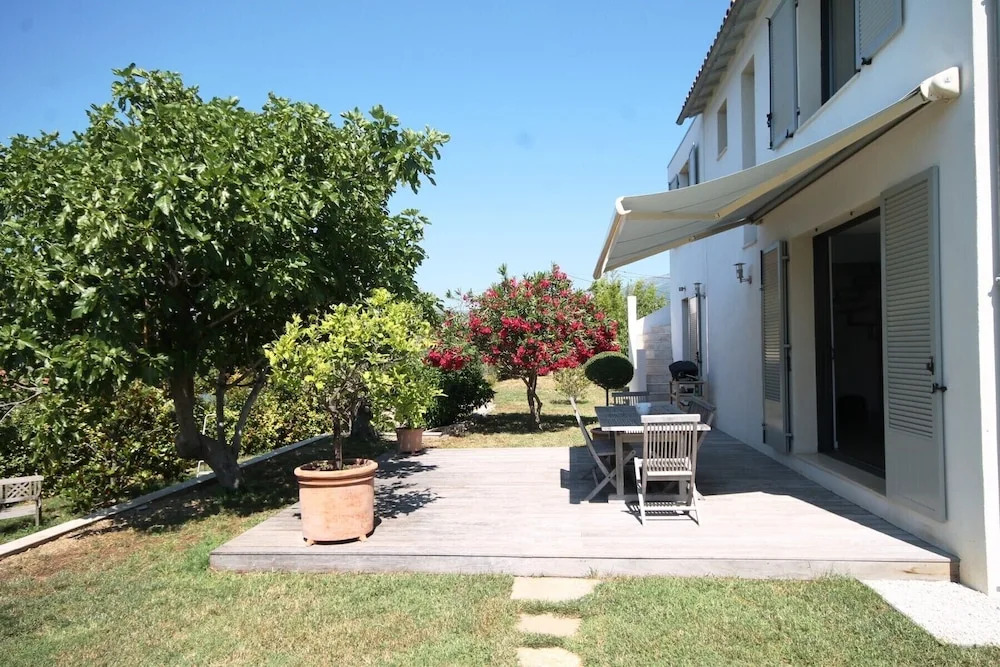 Villa Senequieres