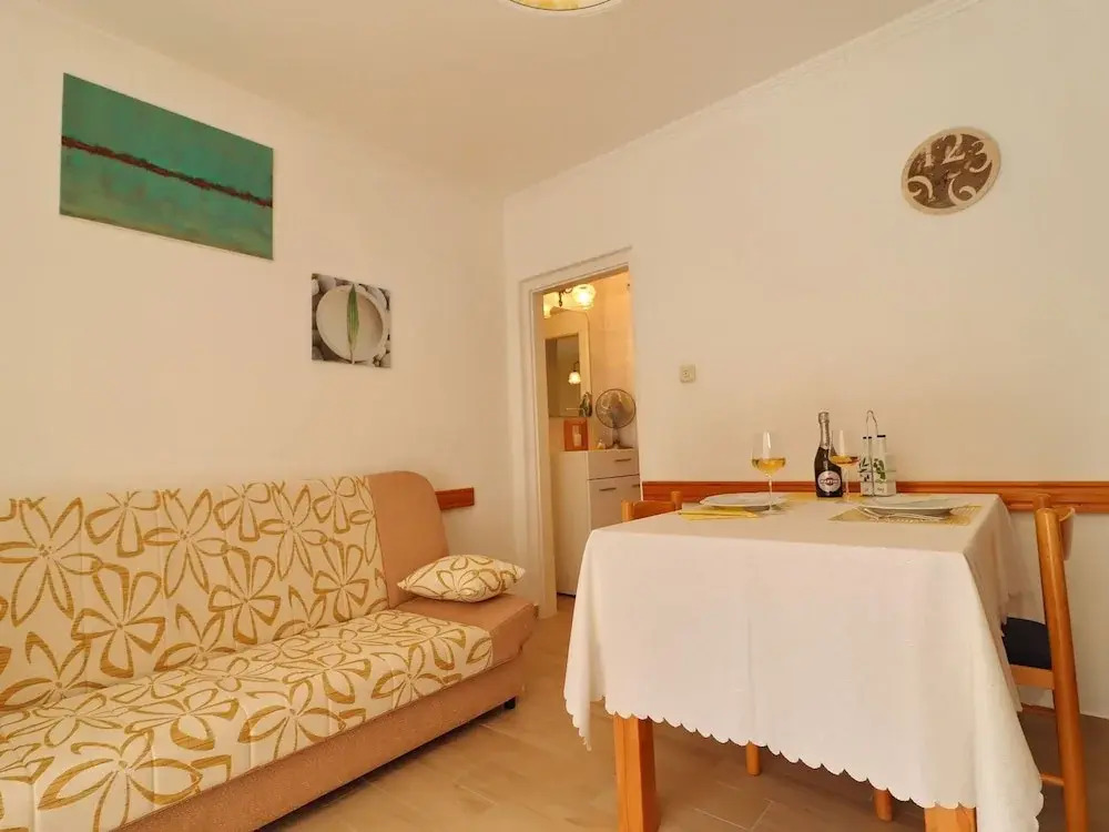 Apartments Villa Marijana - One Bedroom Apartment With Terrace and Garden View