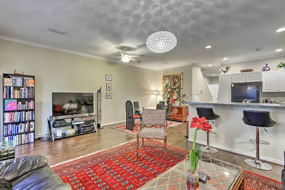 2 Mi to Ocean: Rehoboth Beach Townhome w/ Grill