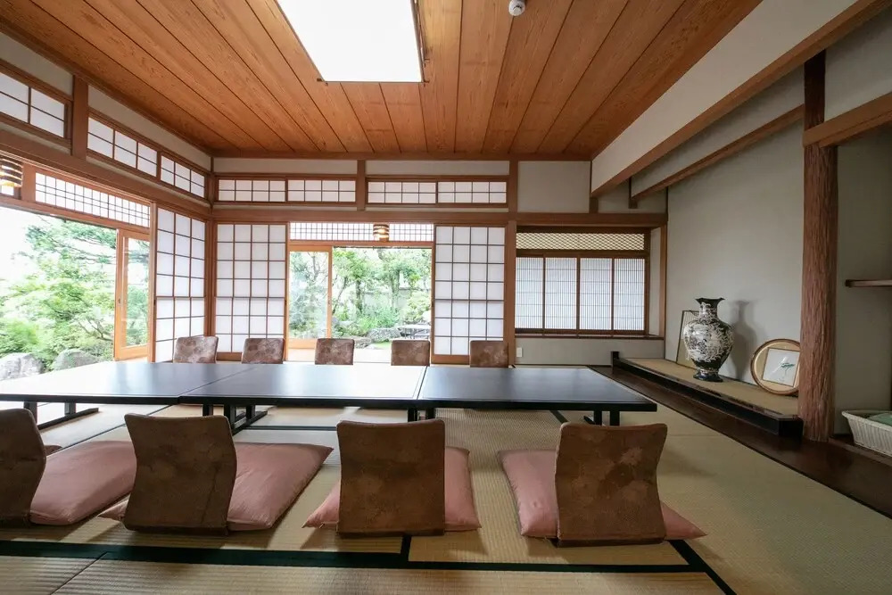 Meisekino Kakureyado Housen