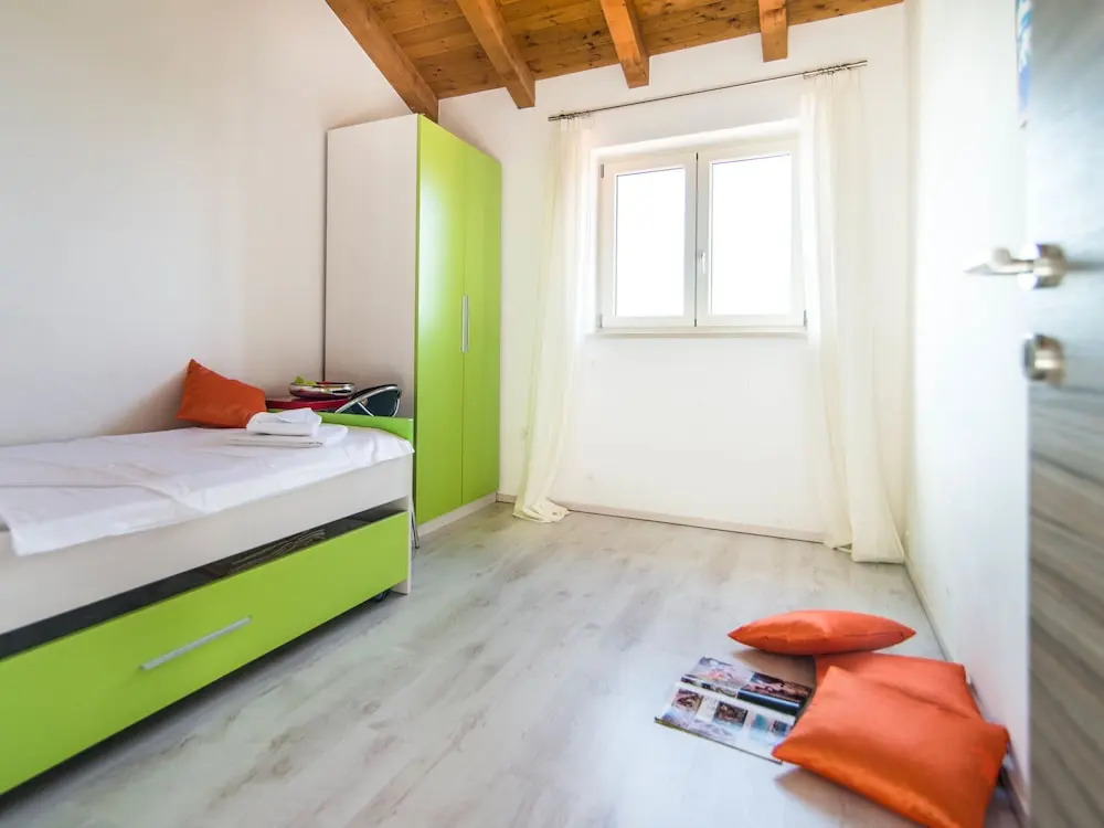 Detached villa with private pool and large garden, in a quiet area