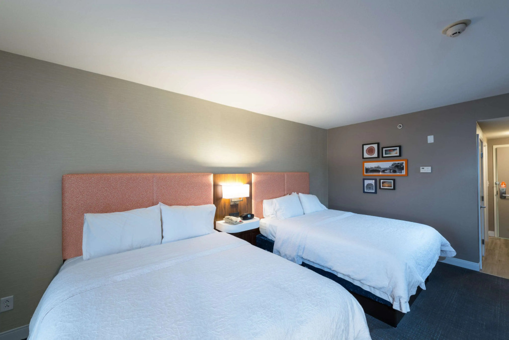 Hampton Inn and Suites Jamestown