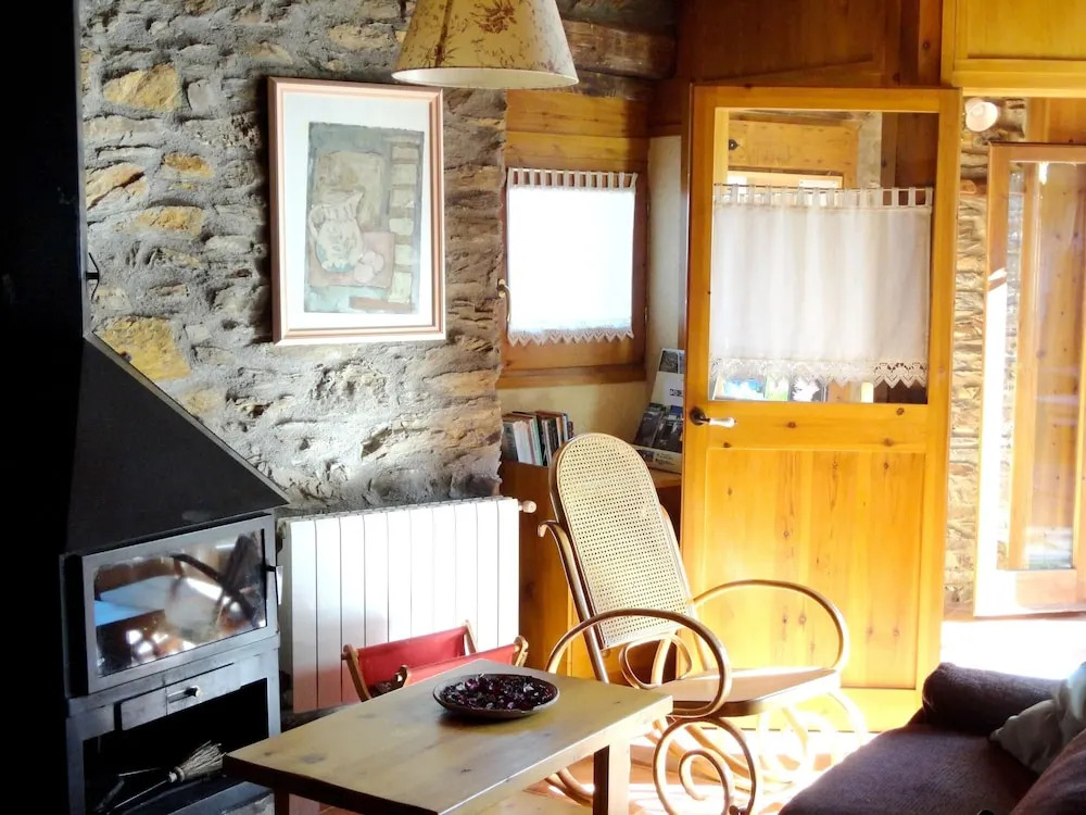 House With 3 Bedrooms in Turbiàs, With Wonderful Mountain View, Furnis