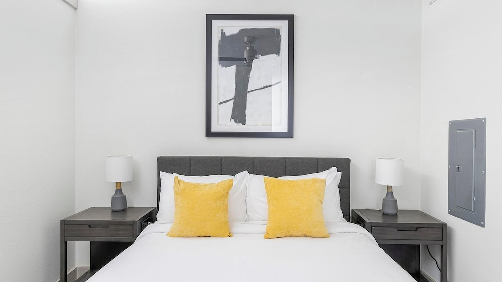 Landing Apartments near Dallas Medical District