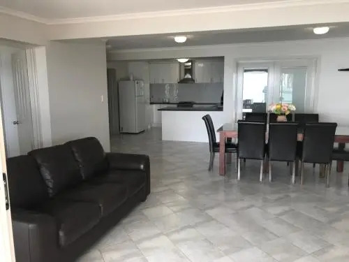 Beachside & Jetty View 6 - Captains Apartment