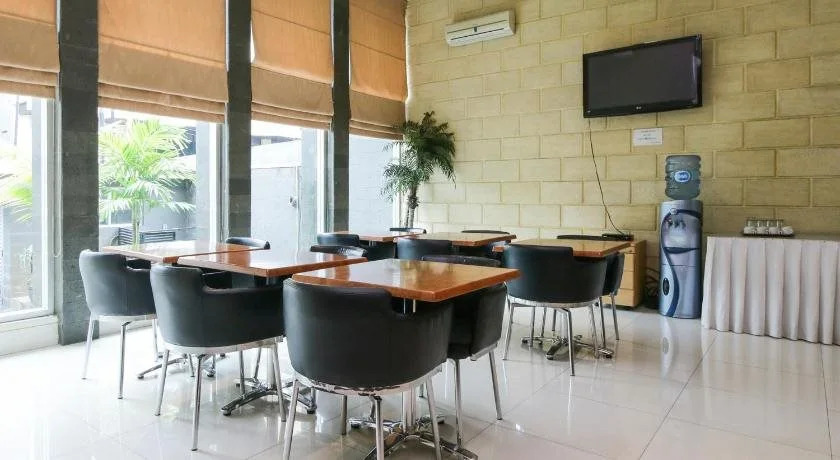 Airy Blok M Melawai Sepuluh 12 Jakarta