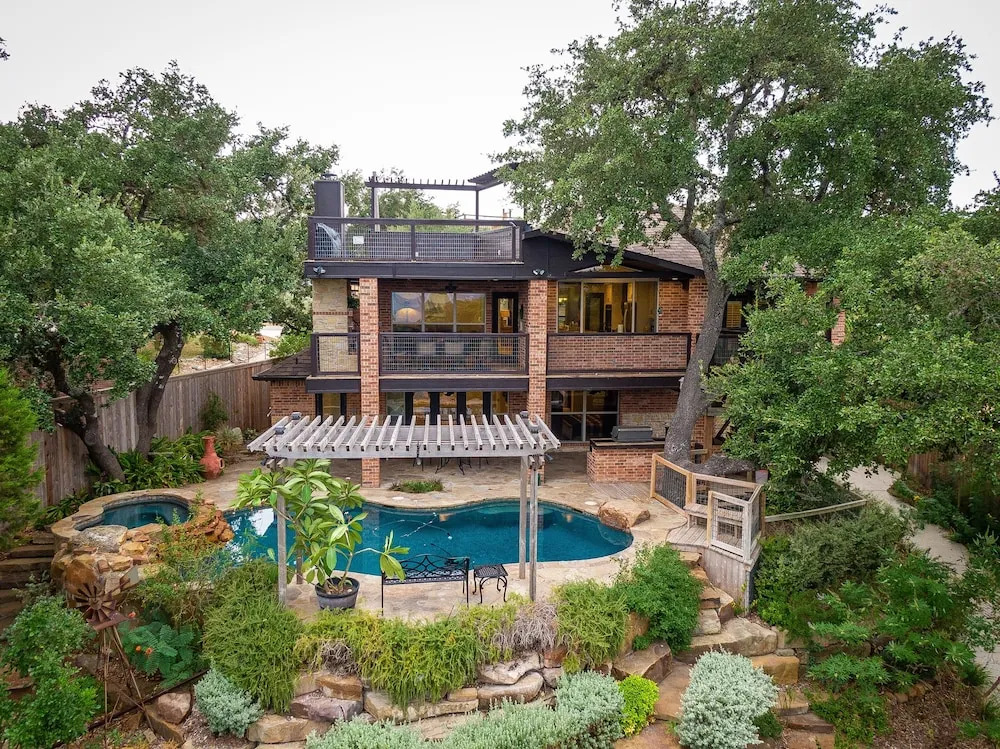 Hummingbird Hideaway 4 Bedroom Home