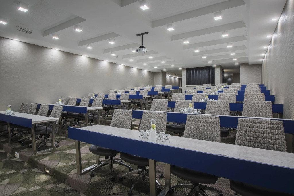 Holiday Inn Winnipeg-South by IHG