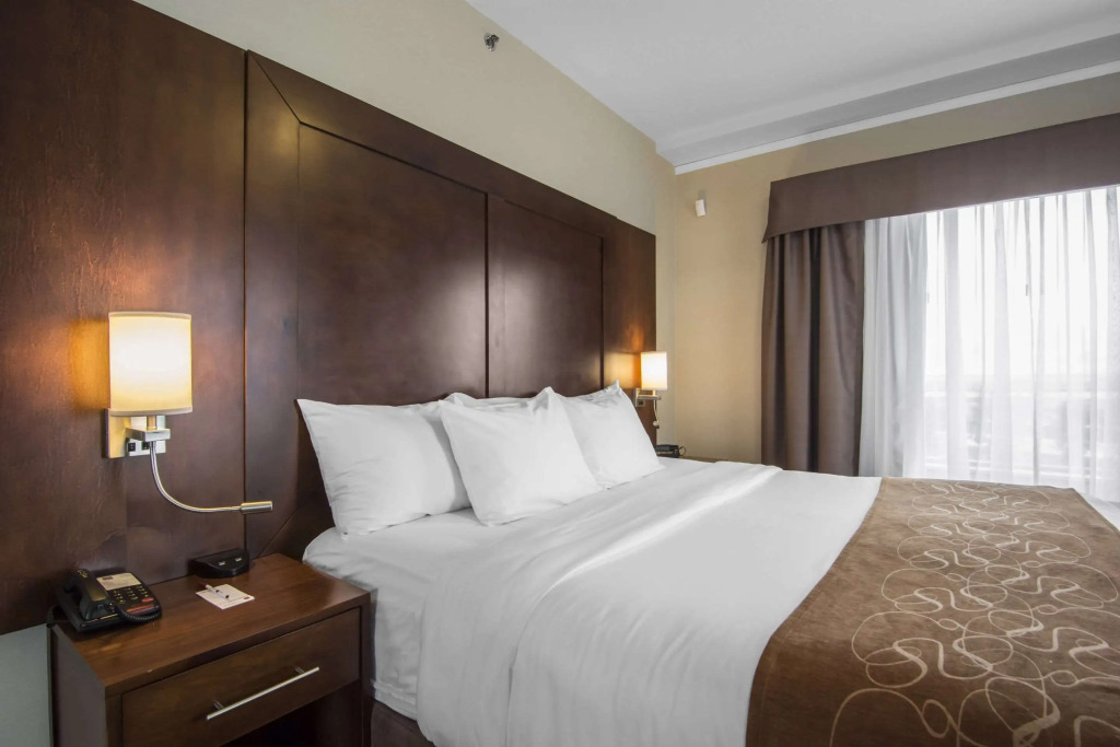 Comfort Suites