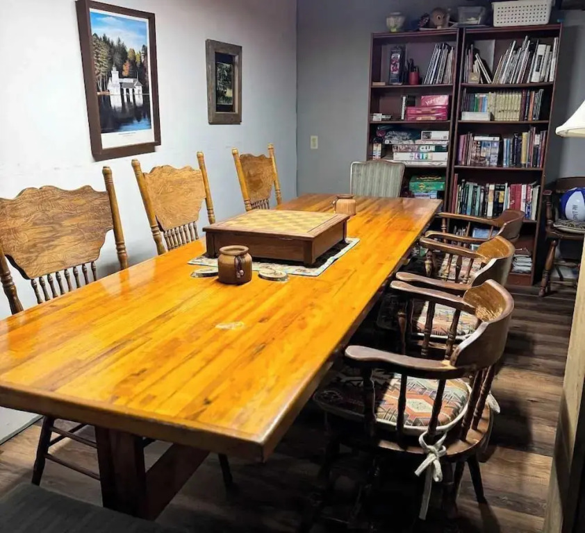 Brandy Bay Hideaway: Pet Friendly Retreat