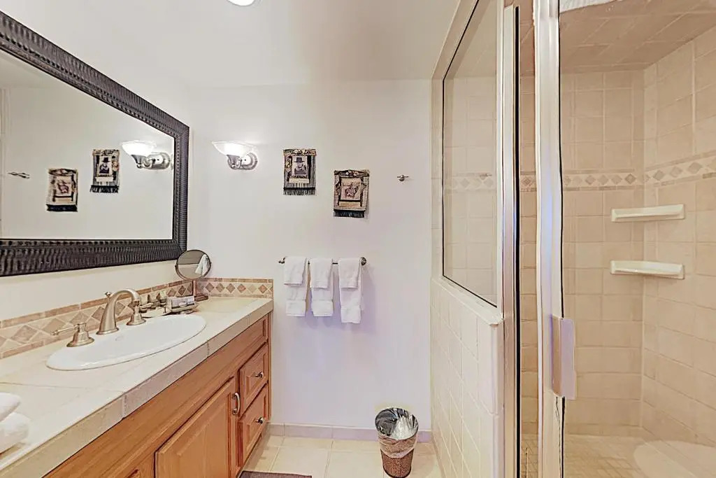 Timberline Condominiums 2 Bedroom Deluxe Unit B1D