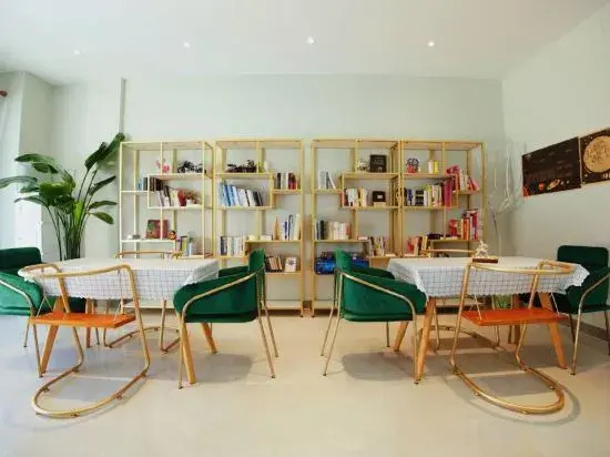 Xiaoyin Qichi Art Hostel