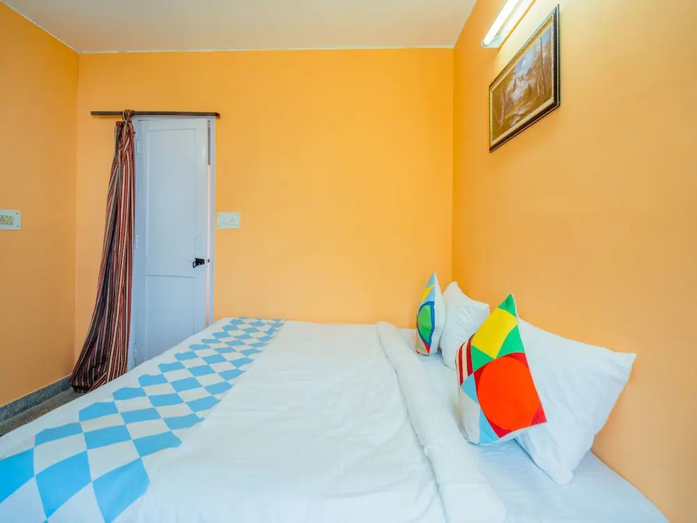 OYO 14127 Home Doon View 3BHK Library Chowk