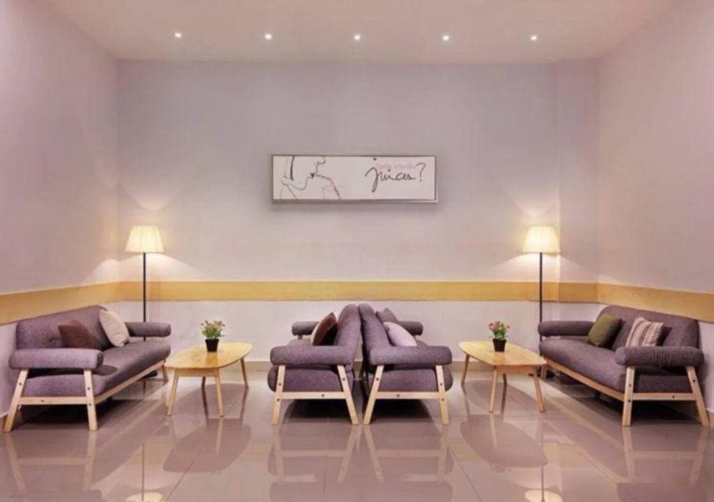 7 Days Premium Shenzhen Pinghu Railway Station7 Days Premium Shenzhen Pinghu Railway Station