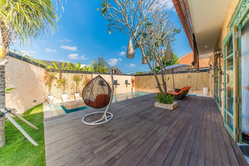 Villa Secret Estate
