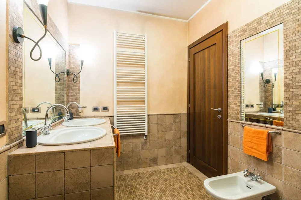 4 Bedroom Villa near Metro