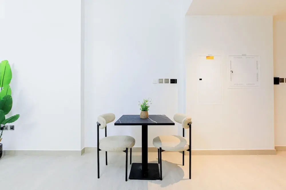 Stylish Stu in Medore Modern Amenities