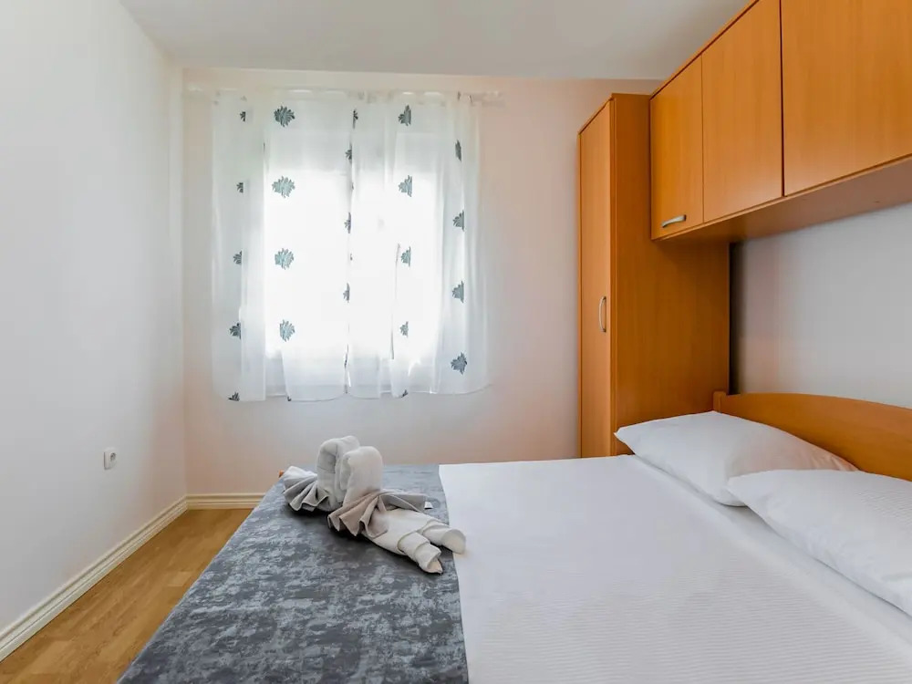 Sea-view Apartment in Mastrinka - Trogir With Balcony