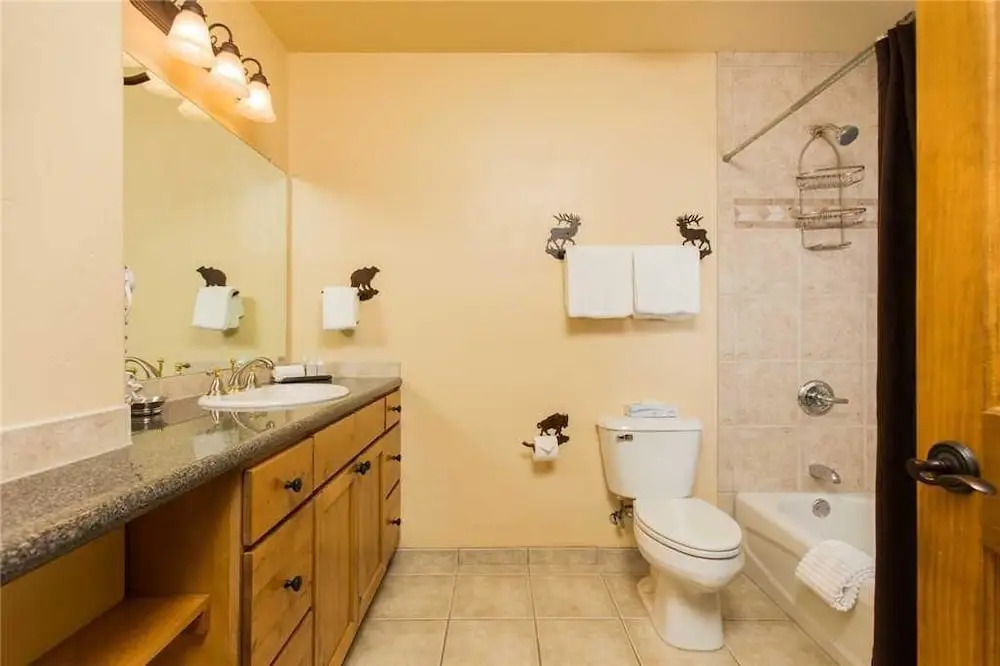 3302 Champagne Lodge, Trappeur's Crossing Apartment 2