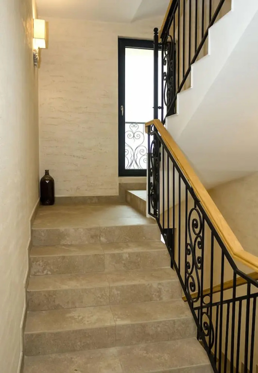 FM Luxury 2-BDR Apartment - Exclusive
