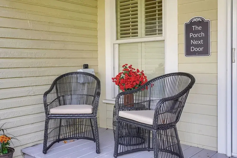 Charming Granville Home w/ Porch - Walk Downtown!